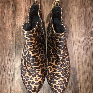 BORN REMO Leopard Print Ankle Boots Fabric Booties Slip-on/Pull-on Womens 7.5